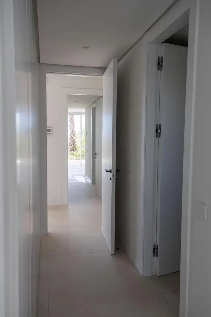 3-Bedroom, 3-Bathroom Ground Floor Apartment with Panoramic Sea Views in El Soto de Marbella