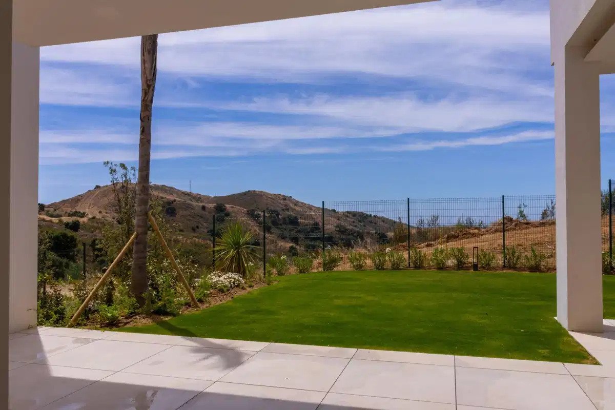 3-Bedroom, 3-Bathroom Ground Floor Apartment with Panoramic Sea Views in El Soto de Marbella