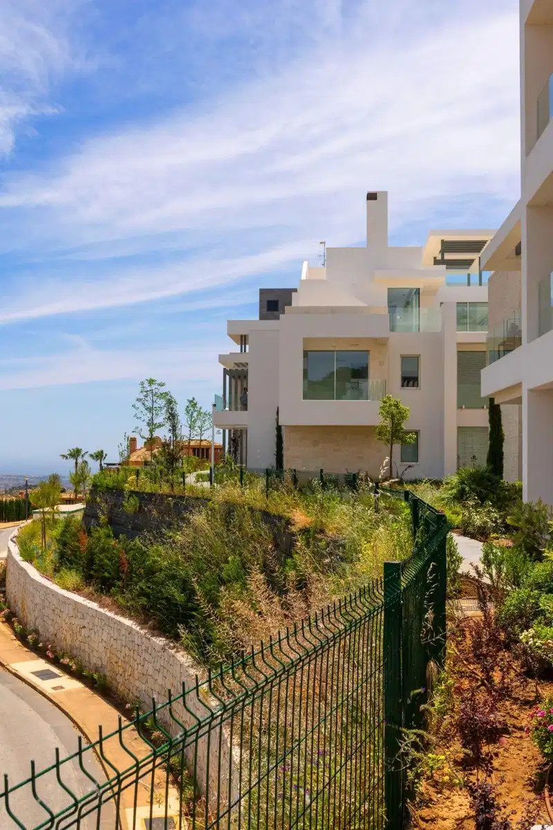 3-Bedroom, 3-Bathroom Luxury Apartment with Panoramic Sea Views in El Soto de Marbella