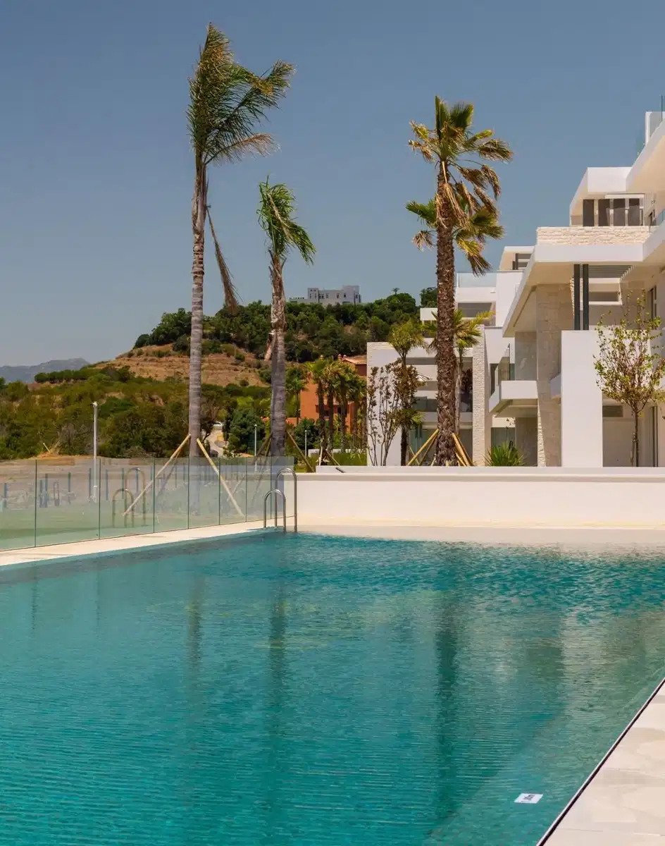 2-Bedroom, 2-Bathroom Ground Floor Apartment with Panoramic Sea Views in El Soto de Marbella