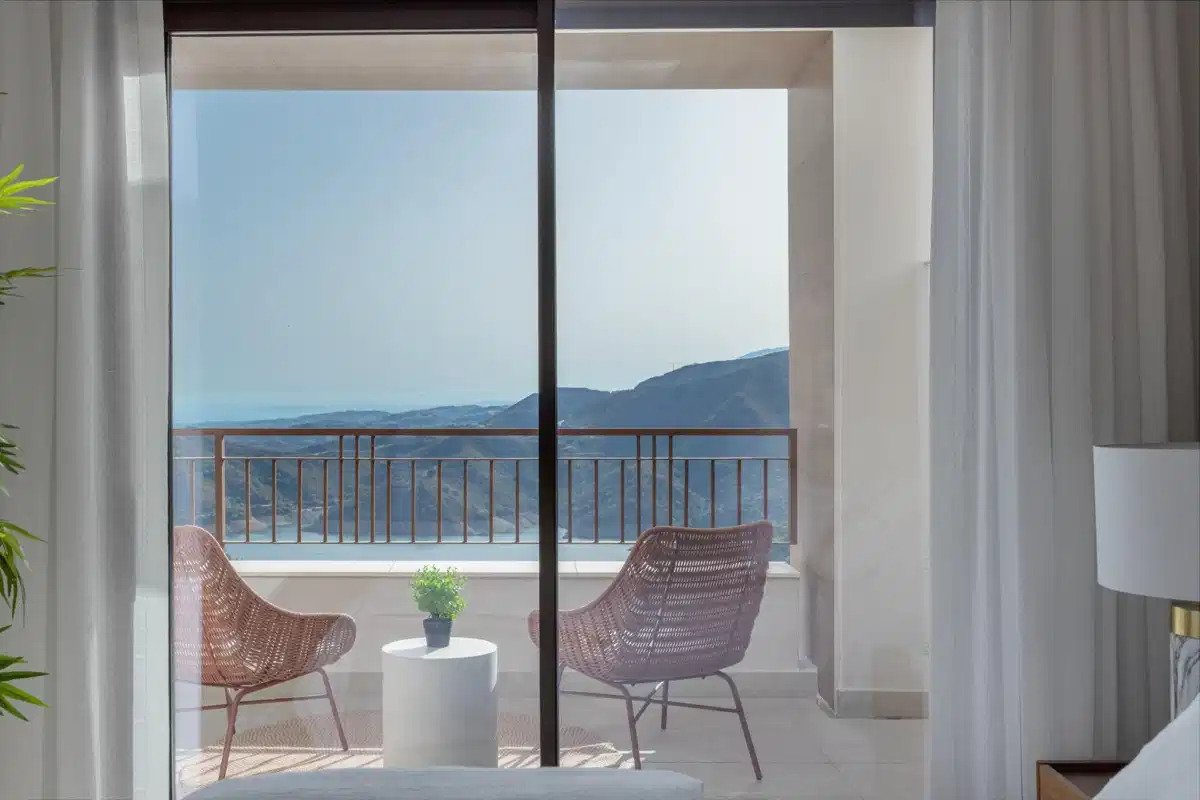 3-Bedroom, 2-Bathroom Townhouse with Panoramic Views in Istán near Marbella