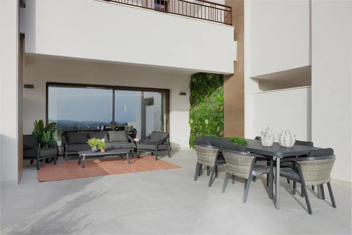 3-Bedroom, 2-Bathroom Townhouse with Panoramic Views in Istán near Marbella