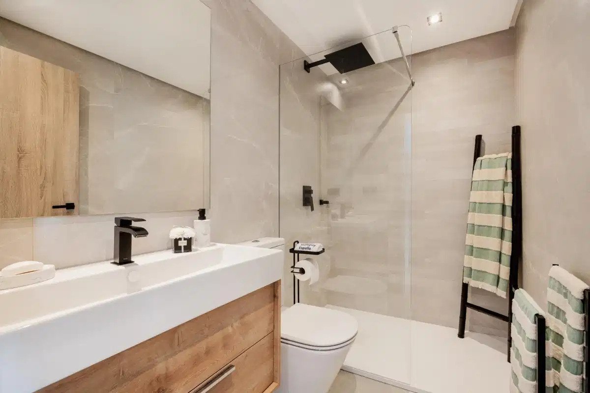 3-Bedroom, 2-Bathroom Townhouse with Panoramic Views in Istán near Marbella