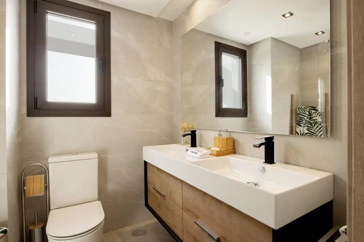 3-Bedroom, 2-Bathroom Townhouse with Panoramic Views in Istán near Marbella