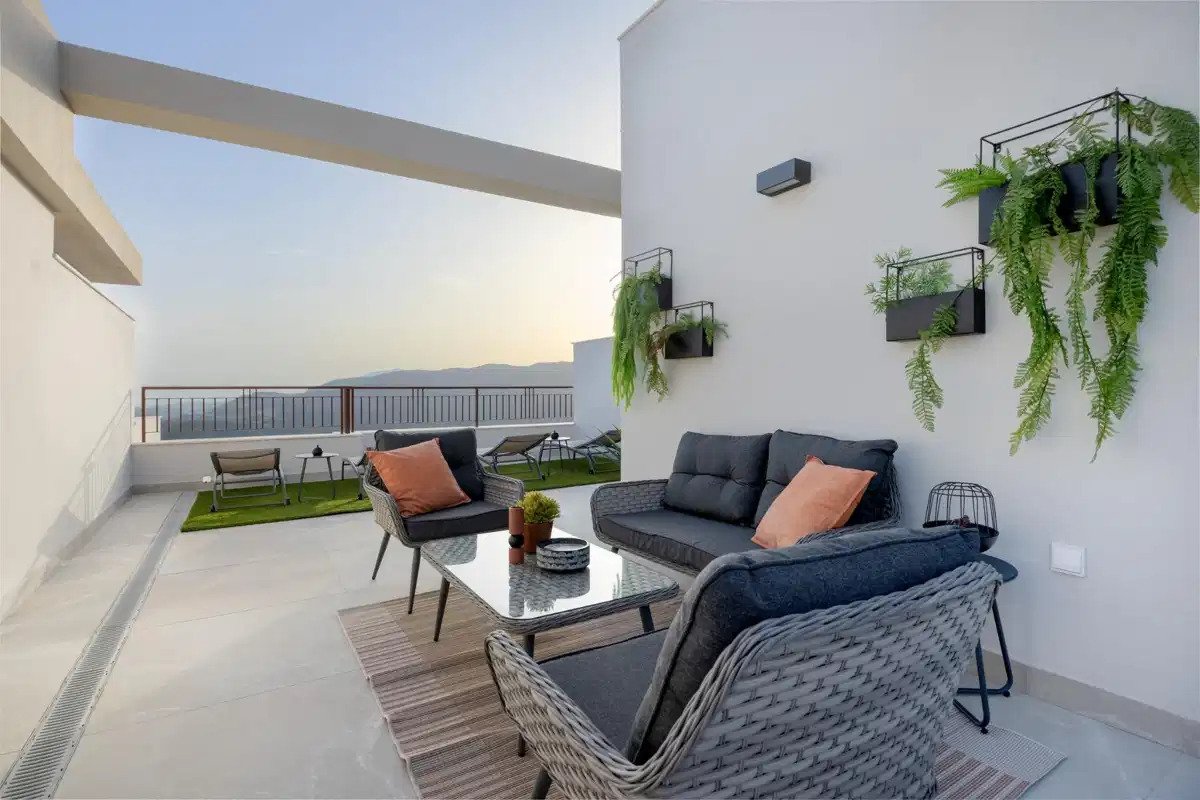 3-Bedroom, 2-Bathroom Townhouse with Panoramic Views in Istán near Marbella