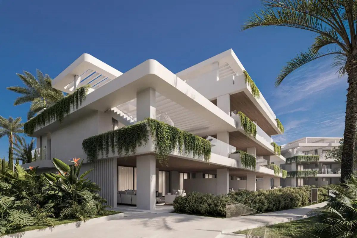 2-Bedroom, 2-Bathroom Luxury Ground Floor Apartment with Resort-Style Amenities in Estepona
