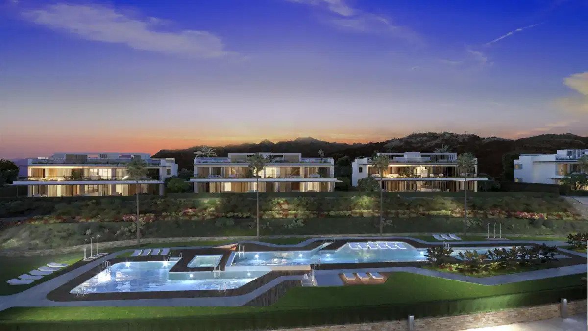 4-Bedroom, 4-Bathroom Top Floor Bungalow in Gated Frontline Golf Development Marbella