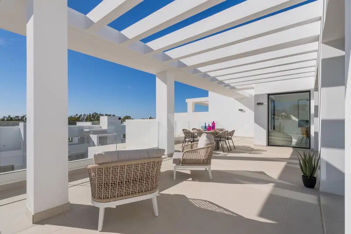 3-Bedroom, 2-Bathroom Penthouse with Expansive Terraces near Arroyo Vaquero Beach, Estepona