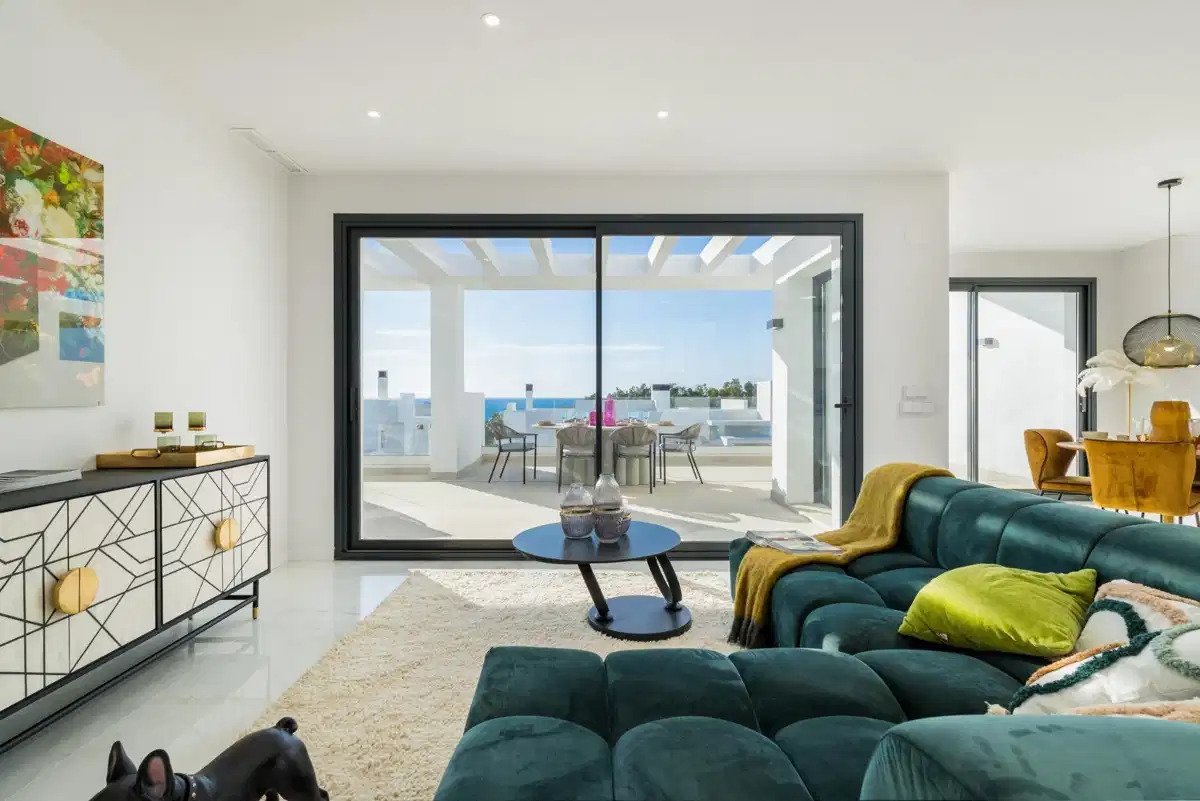 3-Bedroom, 2-Bathroom Penthouse with Expansive Terraces near Arroyo Vaquero Beach, Estepona