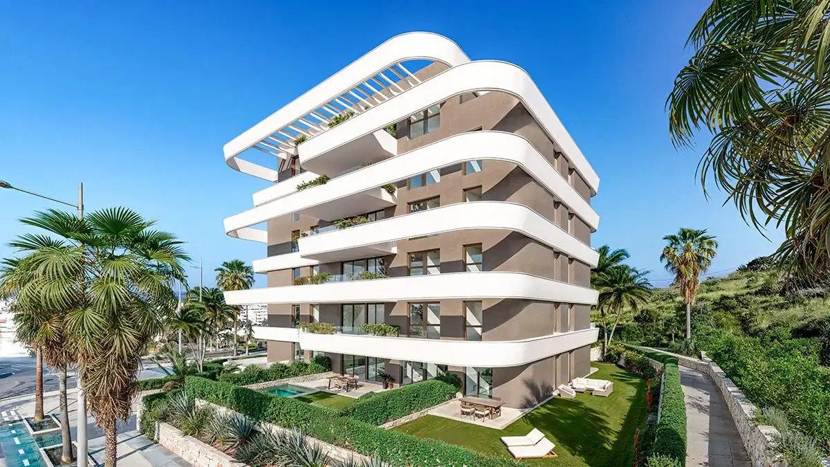 3-Bedroom, 2-Bathroom Contemporary Apartments with Rooftop Pool in Las Mesas, Estepona