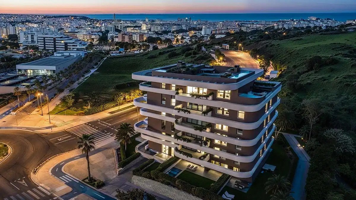 3-Bedroom, 2-Bathroom Contemporary Apartments with Rooftop Pool in Las Mesas, Estepona