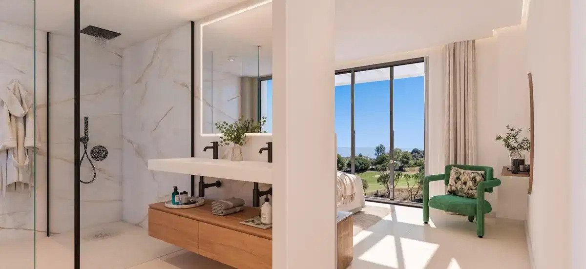 2-Bedroom, 2-Bathroom Townhouse with Golf Views near Mijas